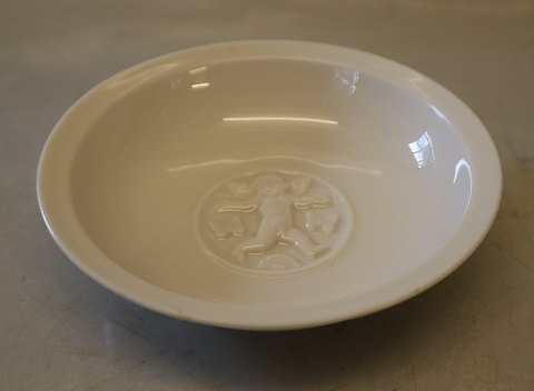 Royal Copenhagen 4012 RC Tray with figural relief 12 cm Hans Henrik Hansen HHH 