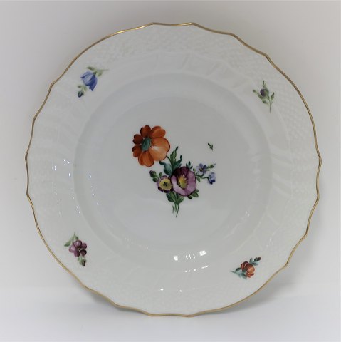 Royal Copenhagen. Let saksisk blomst. Middagstallerken. Model 493/1621. Diameter 25 cm. (1 sortering).