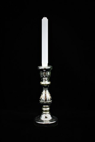 Svensk 1800 tals lysestage i fattigmandssølv med med fin gammel patina. Højde: 22cm.
