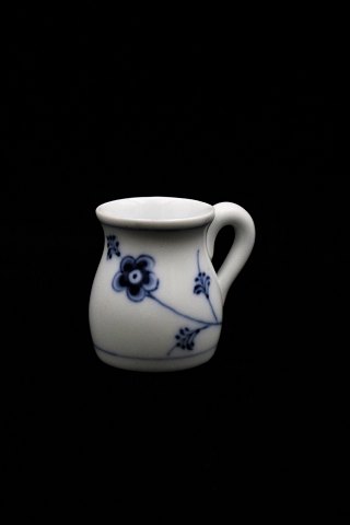 Rare small Royal Copenhagen Blue Fluted jar with handle. Approx. 1870-90. Staff sale. Height:5cm.