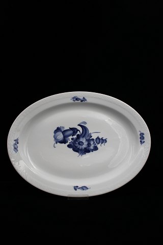 Royal Copenhagen Blue Flower Flower Braided oval dish. RC# 10/8019. 2.sort. 44.5x34cm.