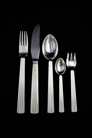 Teske i Georg Jensen Bernadotte sølv bestik designet af Folke Bernadotte (1895-1948)...