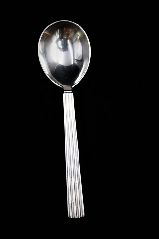 Georg Jensen Bernadotte bouillonske i sterlingsølv , længde 15cm. designet af Folke Bernadotte (1895-1948)...