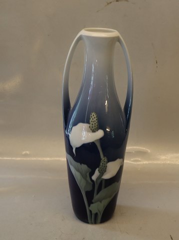 Kongelig Dansk 971-249 Kgl. Vase  med to hanke 31 cm hvid blomst præ 1923 maler  62