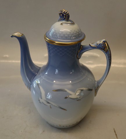091 b Coffee pot (medium) 7.5 dl (412) B&G Seagull Porcelain with gold