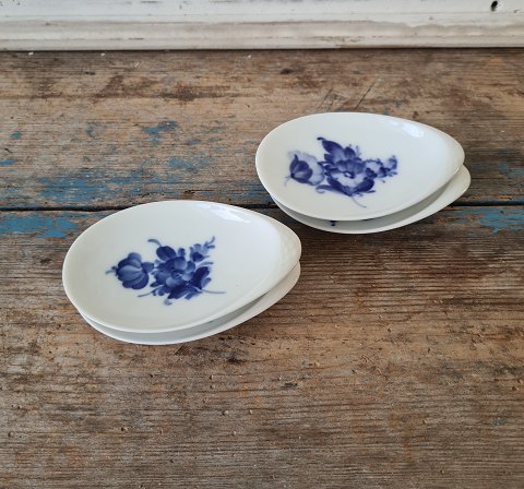 Royal Copenhagen Blue Flower buttercup no. 8273