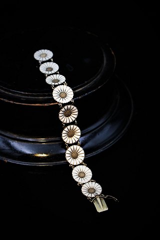 Gammelt Marguerit / Daisy armbånd i sterling sølv og hvid emalje fra A. Michaelsen...