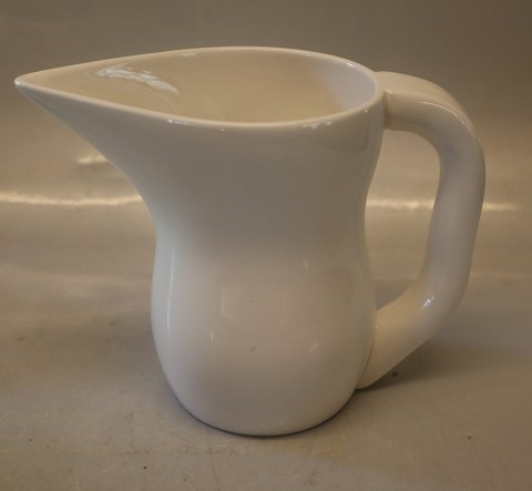 442 Hvid kande, mellem 51 cl. 13 cm Ursula - det originale fra Royal Copenhagen  fajance