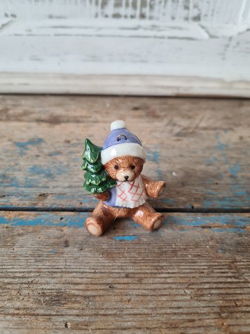 Royal Copenhagen figur - bamse med juletræ no. 746
