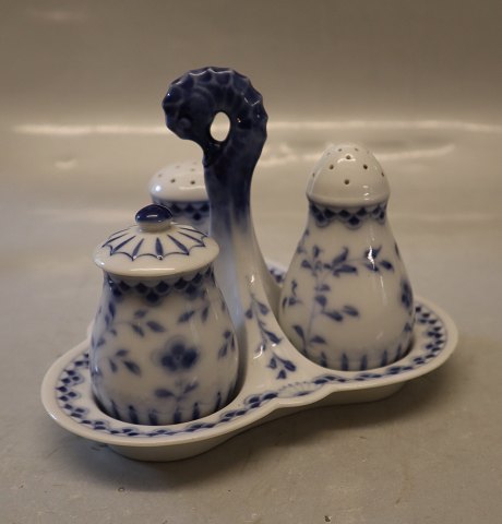 052 Triangular dish with seahorse handle   13 x 16.5 cm B&G Blue Butterfly porcelain 