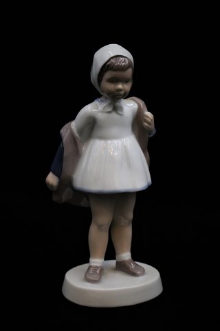 Bing & Grøndahl porcelænsfigur af pige med frakke.B&G 2387...