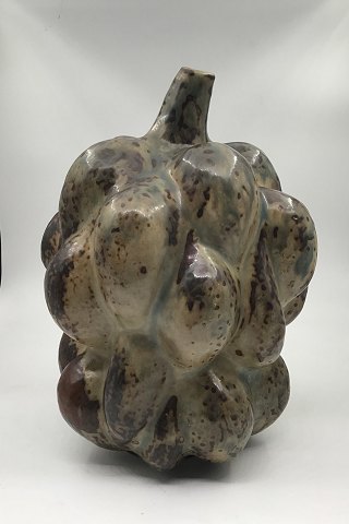Royal Copenhagen Axel Salto. Frugtformet vase af stentøj  No. 20818, Sung glasur.
