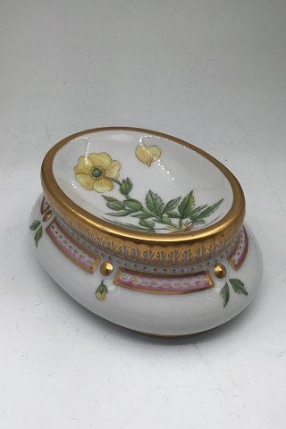 Royal Copenhagen Flora Danica Salt Cellar / Paper weight No 20/3625