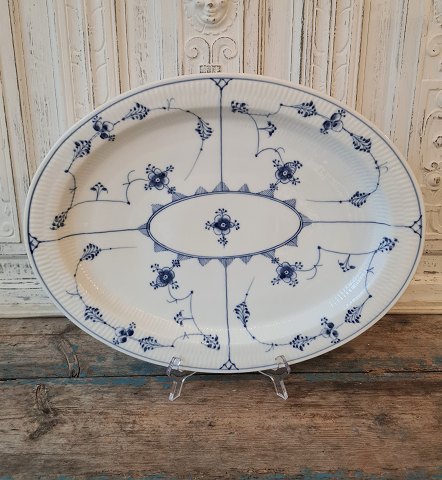 Royal Copenhagen Musselmalet riflet stort fad no. 102 - 47 cm. Produceret mellem 1894-1900