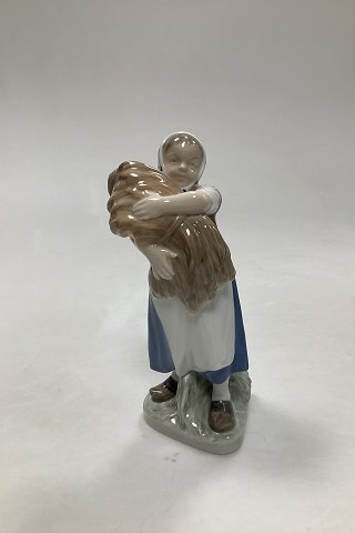 Royal Copenhagen Figurine Girl with Sheaf No. 908
