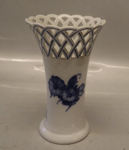 8235-10 Vase with interlacing at the upper rim 17 cmDanish Porcelain Blue Flower braided Tableware