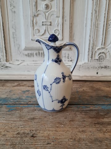 Royal Copenhagen Musselmalet helblonde eddikekande No. 1180