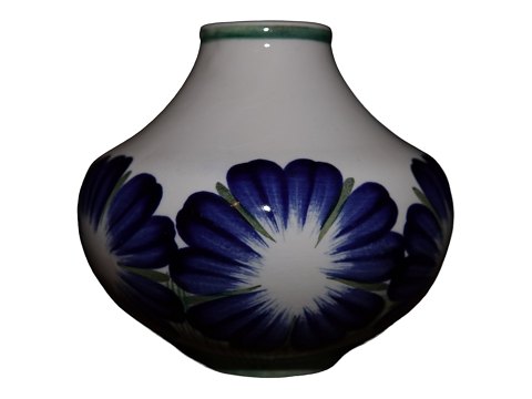 AluminiaMindre vase med blå og grøn dekoration
