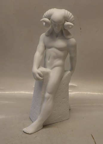 Kongelig Dansk 613 Kgl. Stjernetegn, Aries - Vædderen, mand 30 cm  (21. marts og 20. april. ) hvid (1249613) Pia Langelund