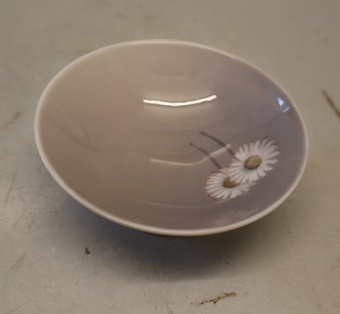 B&G 359 Bowl on foot 3 x 9 cm Art nouveau Margueritte  B&G Porcelain