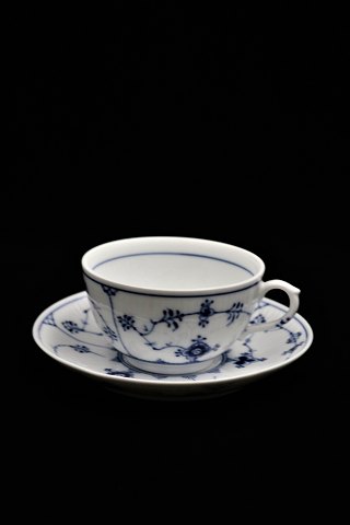 Royal Copenhagen , Musselmalet Riflet kaffe / tekop med undertallerken.RC# 1/465...