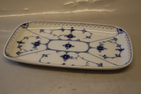096.6 Tray, oblong 27 x 15 cm (364.6) B&G Blue Traditional porcelain full lace pierced rim