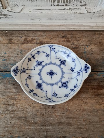 Royal Copenhagen Musselmalet riflet sjælden spejlægsfad med to hanke No. 484