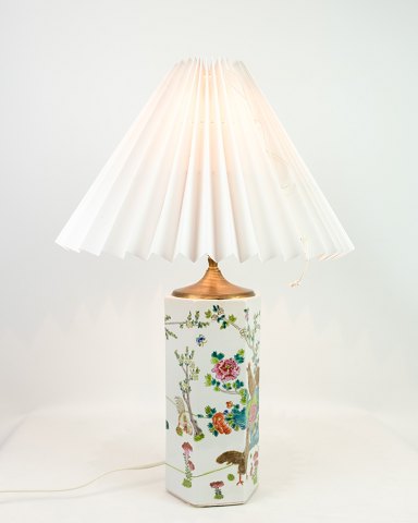 Kinesiske bordlamper, porcelæn, hvid skærm, 1920