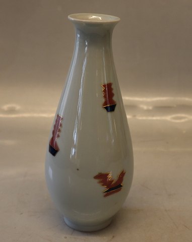 4053 Kgl. Vase 18.5 cm Dekoreret og Signeret af Torkild Olsen TO Kongelig Dansk Stentøj