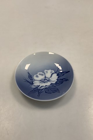 Royal Copenhagen Lille Asiet med Blomst No. 3611