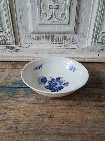 Royal Copenhagen Blå Blomst flettet ymerskål No. 8156
