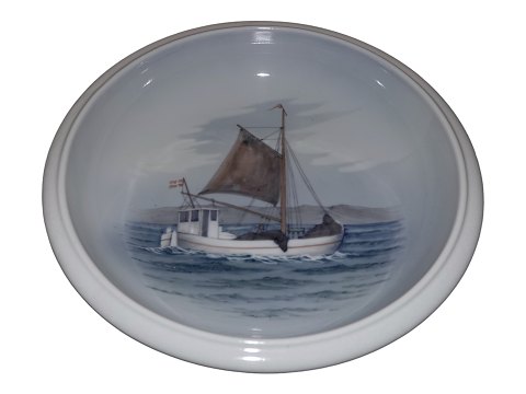 Royal Copenhagen Round tray with fishing boat