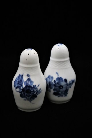 Royal Copenhagen Blue Flower Braided salt & pepper set. RC# 10/8225 - 10/8221...
