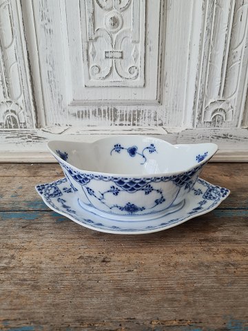 Royal Copenhagen Musselmalet halvblonde saucekandeNo. 563