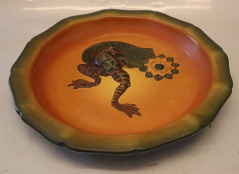 Ipsen 122 II Dish with frog on water Lilly 27.5 cm Axel Sorensen 1927 Danish Art Pottery