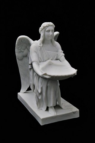 Antik Thorvaldsen engle figur i biscuit af dåbens engel fra Bing & Grøndahl. Stemplet...