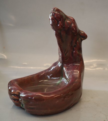 MA.S Majolica Polar bear bowl  16.5 x 14 cm  Red luster frosting  Bornholm Pottery