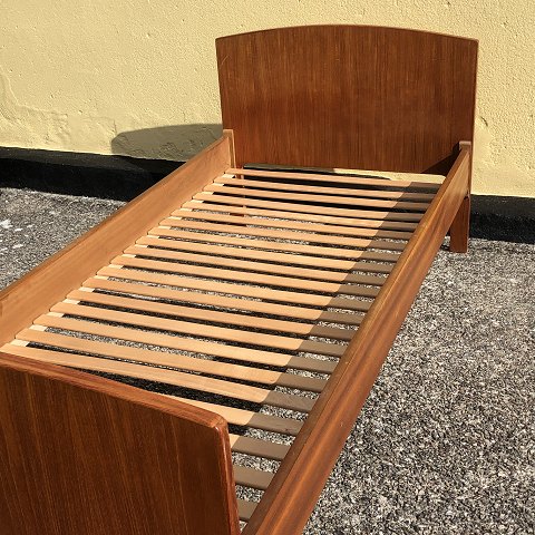 Teakholzbett750 DKK