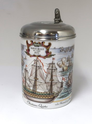 Royal Copenhagen. Niels Juel krus fremstillet i anledning af 300 året for Slaget i Køge bugt 1677- 1977. Højde 21 cm. I original æske.