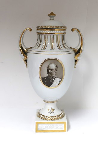 Royal Copenhagen. Vase. Model # 2212. Pictures of Frederik VIII and Queen Louise. Height 34 cm. (1 quality)