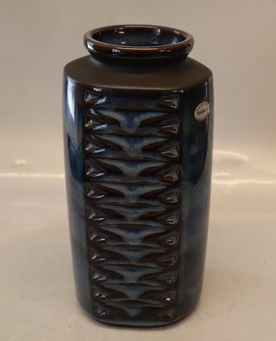 Søholm 3346 Blå trekantet vase 22.2 cm Stentøj EJ 64 Serien Design Einer Johansen   - Bornholmsk Retro Keramik fra Søholm