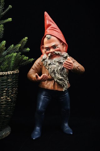 Antik bemalet terrakotta julenisse , meget fin detaljeret og i fin stand.Højde: 41 cm.