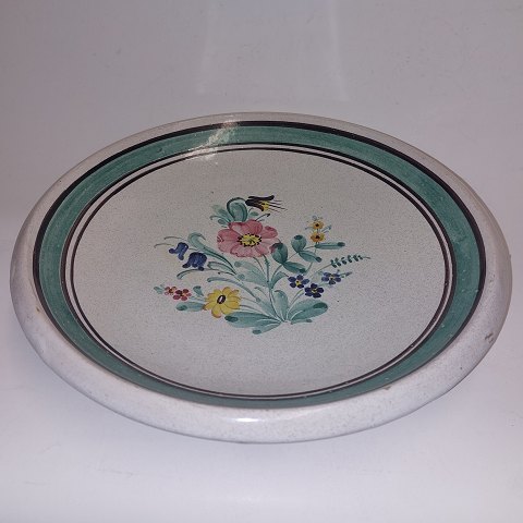 Ceramic dish from the Syberg factory