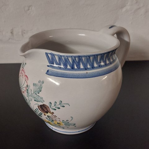 Syberg milk jug in ceramic