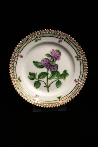 Royal Copenhagen Flora Danica sidetallerken.  Dia: 14,5cm. RC# 20/3552...