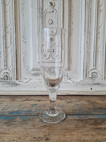 Porter glass with grinds 21 cm.
