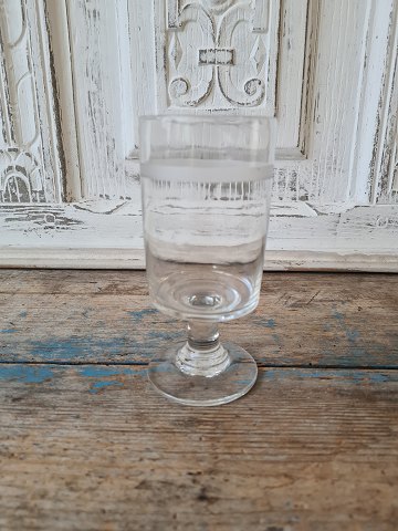 Beatrice glas med båndslibning 13,5 cm.