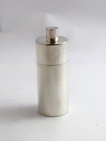 Georg Jensen. Sterling peberkværn. Søren Georg Jensen. Design 1114. Højde 8,6 cm.