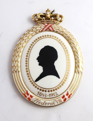 Royal Copenhagen. Silhouette platte. Frederik VIII. 1912. Højde 12,6 cm. (1 sortering)