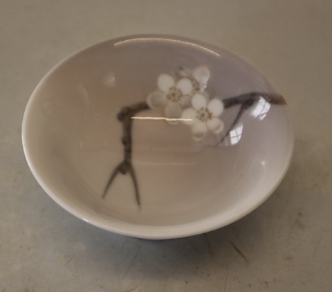 B&G 360 Round Art Nouveau small bowl 3.5 x 8.5 cm Berry in blossom B&G Porcelain